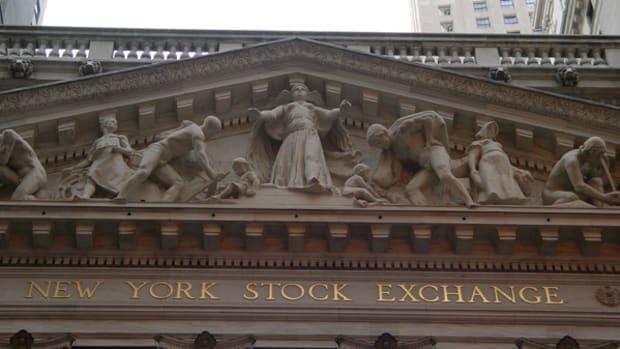 Top Insider Trades: HCA, TWO, LYB, ST