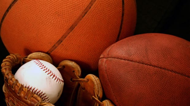 10 Apps and Gadgets to Take Out to the Ballgame