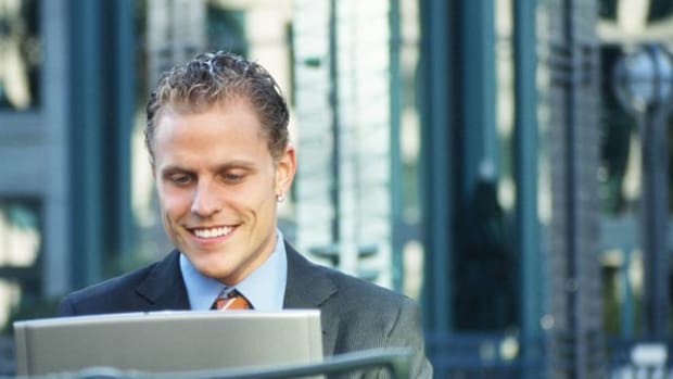 3 Hot Stocks to Trade (or Not)