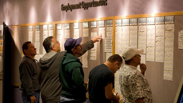 Stocks Pop 1% as Jobless Claims Data Prints Better Than Expected