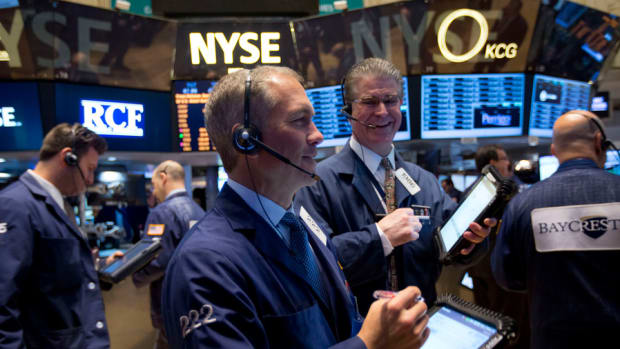 Stocks Rise Above Poor Q1 GDP on Stronger Anticipated Growth