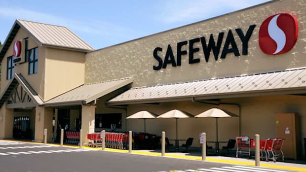 Foot Locker Earnings, Safeway's Disappointing Deal and Cramer Rides the Rails