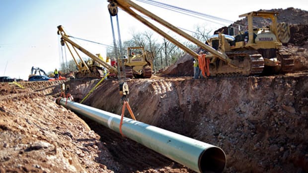 Stalled Keystone XL Pipeline Project a Big Win for Gulf Coast Oil Refineries if Approved
