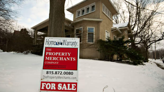 Should You Pull Your House Off the Market Till Spring? 