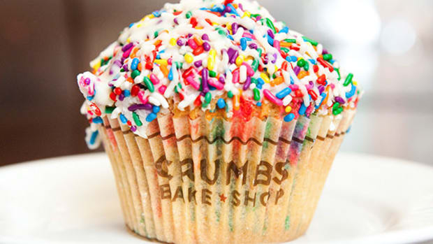 Crumbs Shuts Up Shop as Craze for Cupcakes Wanes