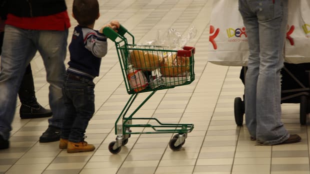 Consumption Jumps More Than Expected, GDP Holds Steady