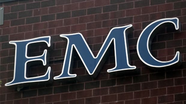 EMC Beats Estimate but Shares Slide on Weak Guidance