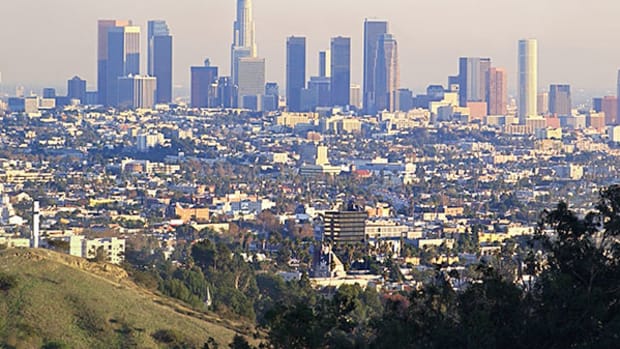 Earthquake Shakes Los Angeles