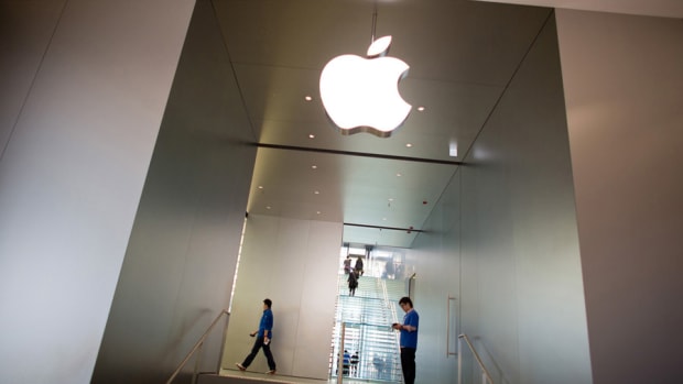 Stocks Close Lower; Apple Supplier Drops 92% After Filing Bankruptcy