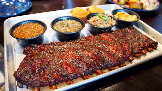 Brinker Is Hot, but Chipotle Mexican Grill Lacks Gusto