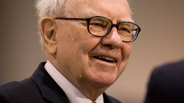 Warren Buffett Has Made a Mind-Blowing Amount of Money on Apple Stock in 2017
