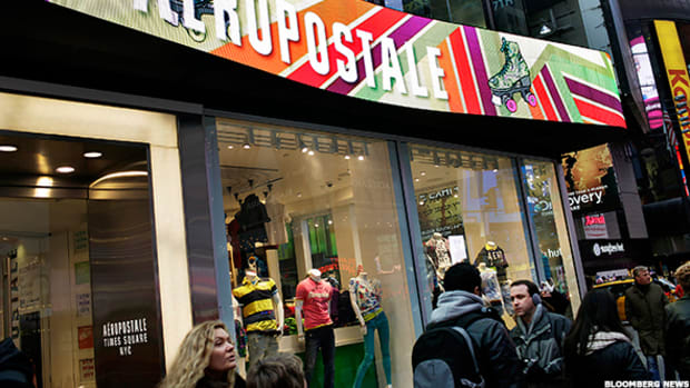 Aeropostale CEO Claims Largest Investor Wanted It to Fail