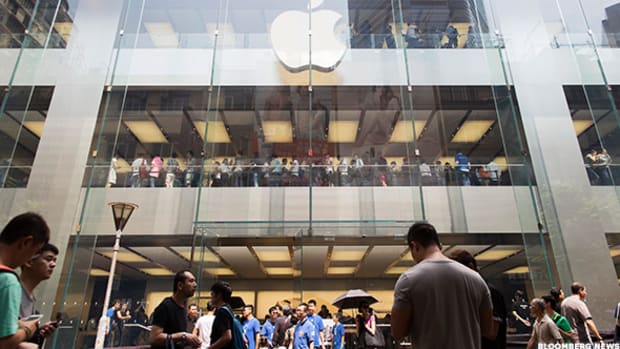 Apple Should Have Replaced Goldman Sachs, Not AT&T, in the Dow