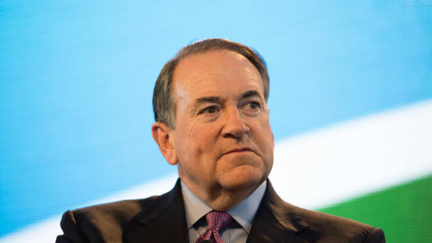 Will Huckabee's Flat Tax Actually Generate 6% GDP Growth?