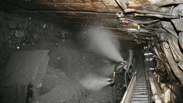 Joy Global’s Troubles Epitomize Why to Shun Coal-Related Stocks