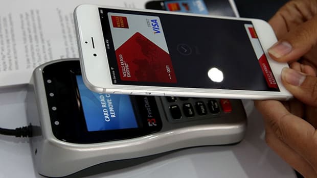 Apple Pay is Poised to Overpower PayPal in Mobile Payments