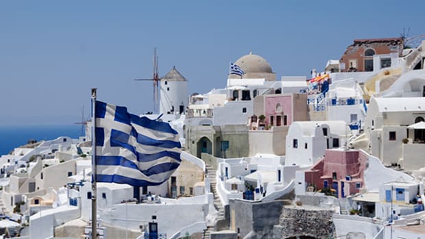 No Quick Solution for Greece's Mess, Economics Professor Says