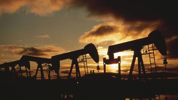 Oil Prices Fluctuate on Saudi Comments and Venezuela Warnings