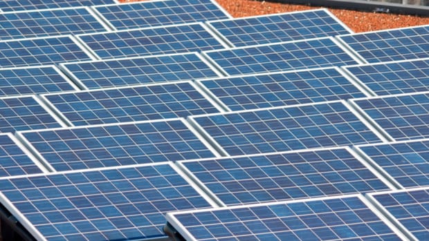Jim Cramer Cautious on Renewable Energy, but Likes First Solar