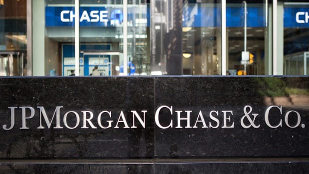 JP Morgan, Wells Fargo Earnings Lead Morning, Jim Cramer's Kinder Pick