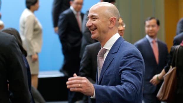 Amazon CEO Jeff Bezos' Net Worth Soared by $32.1 Billion in 2015