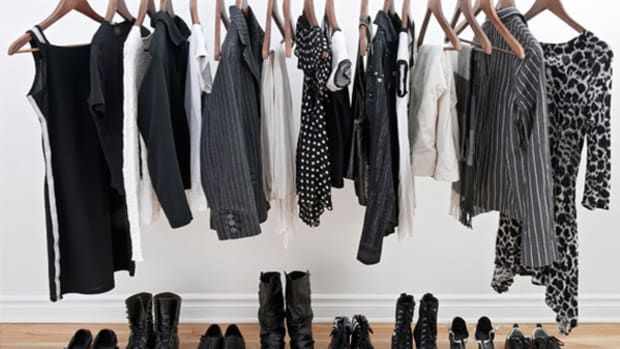 Retail Sales Bounce Back in October, Fueled by Lower Gas Prices