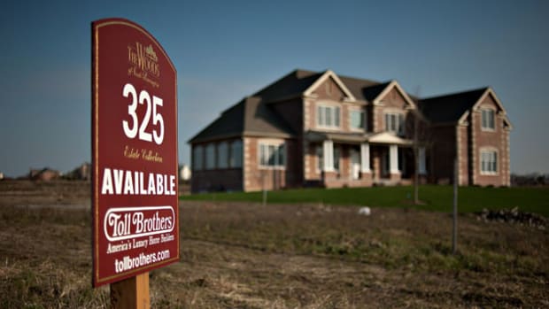 Toll Brothers' Impressive Quarterly Results Mask an Overvalued Foundation