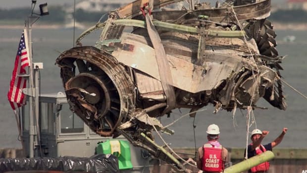 Why the TWA Flight 800 Conspiracy Theorists Are Wrong