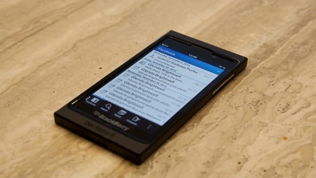 Blackberry Shares Climb; Tiffany, Nike in Focus