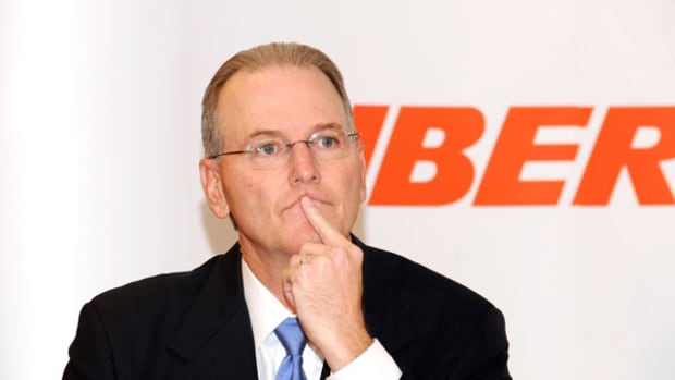 Horton Shares Credit with Arpey for Successful American Bankruptcy