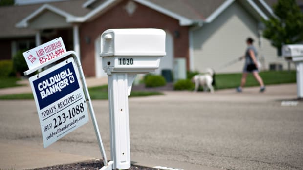 Rate Rise Cuts Refi-Eligible Borrowers by Half