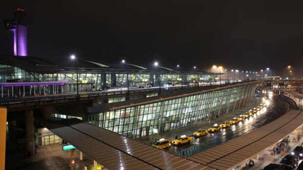 Delta's JFK Jewel Pressures United at Newark