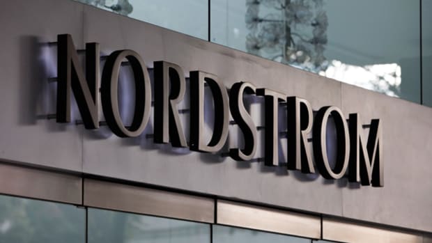 How Nordstrom Outsmarts Rivals in Both E-Commerce and Luxury