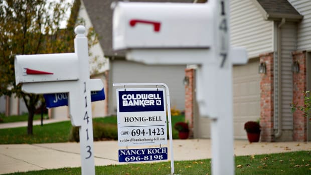 Ex-Fannie CFO Howard on Fairholme's $52 Billion GSE Proposal