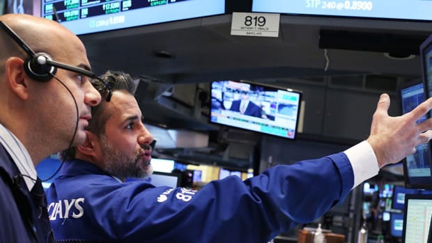 Stocks Mixed, Oil Climbs