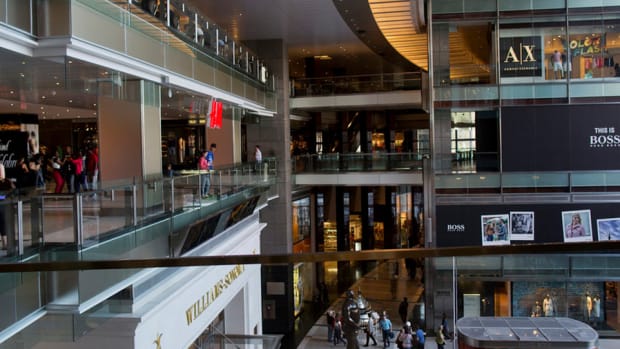 Cramer: Be Picky With Retail