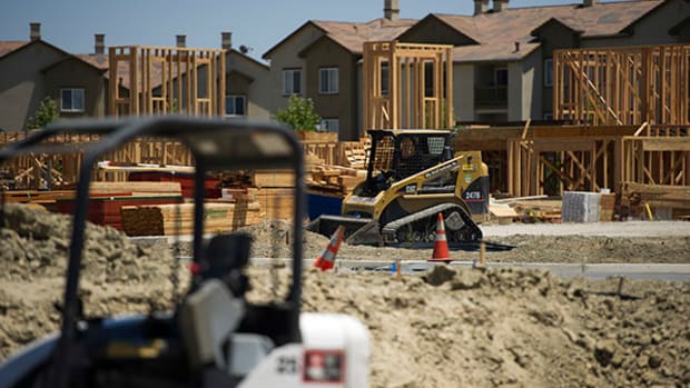 Stephanie Link: This Could Be the Season for Toll Brothers