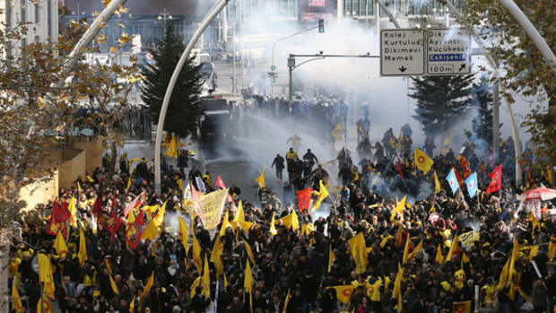 Turkish Stocks Will Implode If Islamic Democracy Unravels in 2014