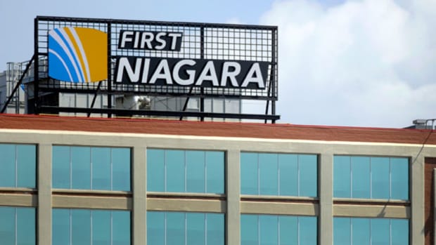 First Niagara Bucks Trend on Rough Day for Bank Stocks
