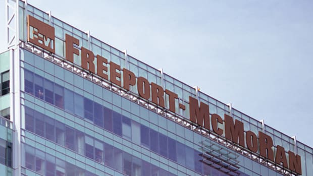 Freeport Shares Slide More Than 5% as EPS Misses Target and Talks Continue With Indonesia