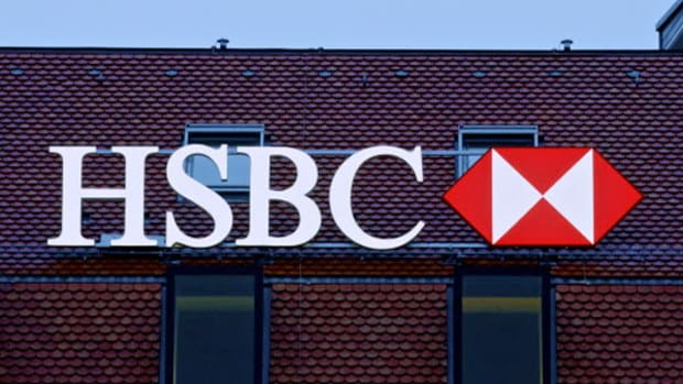 HSBC Plans $2.5 Billion Buyback, Lifts Dividend Despite Profit Plunge