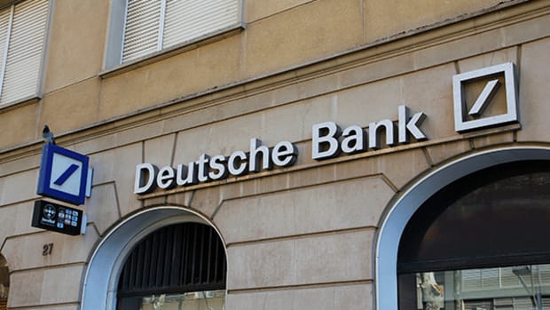 Deutsche Bank Hits 52-Week High on Asset Management Sale Speculation