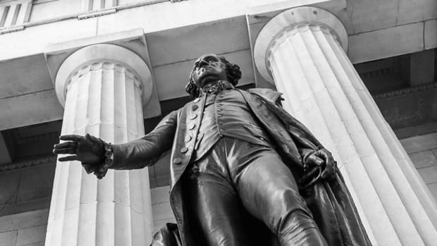 Stocks Stop Short of Records as Crude Collapses to Two-Week Low