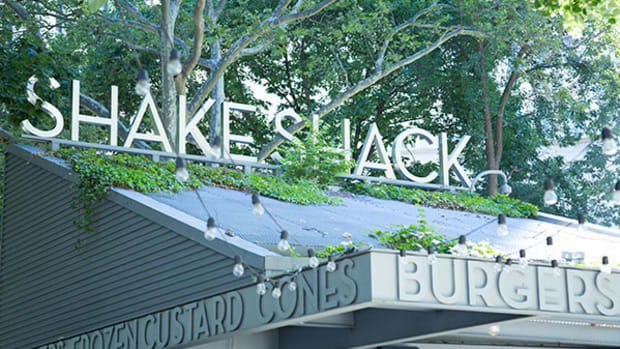 Are Declining Beef Prices Benefiting Fast Food Chains? CNBC's Susan Li Reports