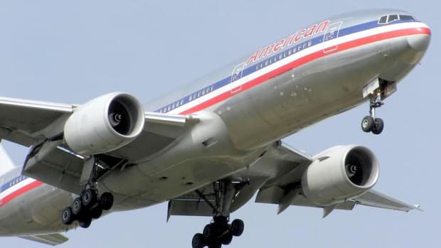 Midday Report: American Airlines Falls on Weak August Traffic; U.S. Stocks Climb