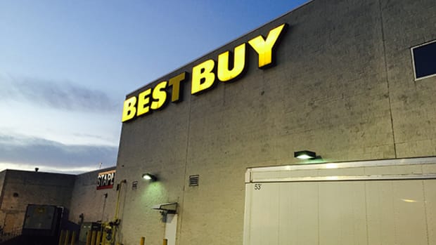 Problems Mounting for Best Buy Despite Earnings Beat