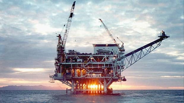 Falling Oil Not Stock Volatility Will Keep Fed on Hold