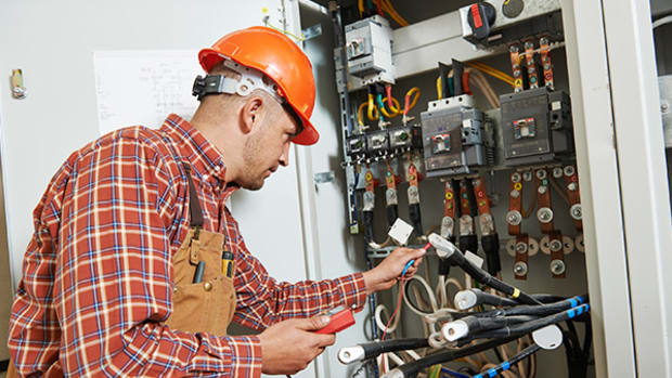 Great Plains Energy (GXP) Stock Slipping, Barclays Downgrades