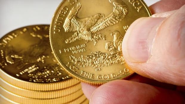 Gold Hits One Month High As Investors Retreat from Global Reflation Trade