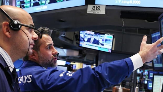Midday Report: Consumer Sentiment Falls; U.S. Stocks See Choppy Trade